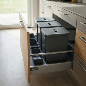 Sortownik śmieci FLEXI BASE do szuflady w szafce 80/90 cm – 3 kosze 3x20 l + kuwetki